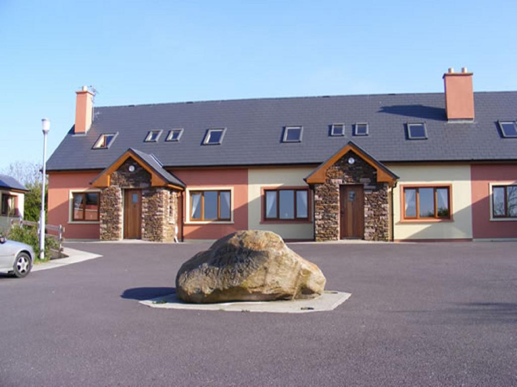 Tralee Bay Holiday Village Каслгрегори Экстерьер фото