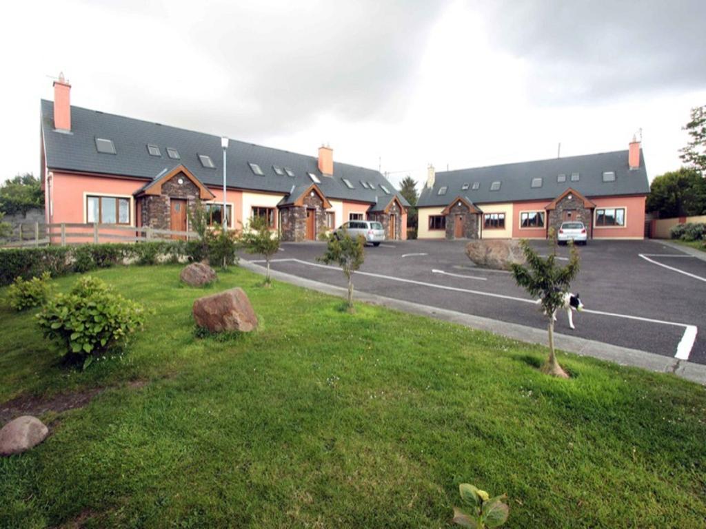 Tralee Bay Holiday Village Каслгрегори Экстерьер фото