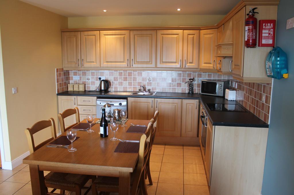Tralee Bay Holiday Village Каслгрегори Экстерьер фото