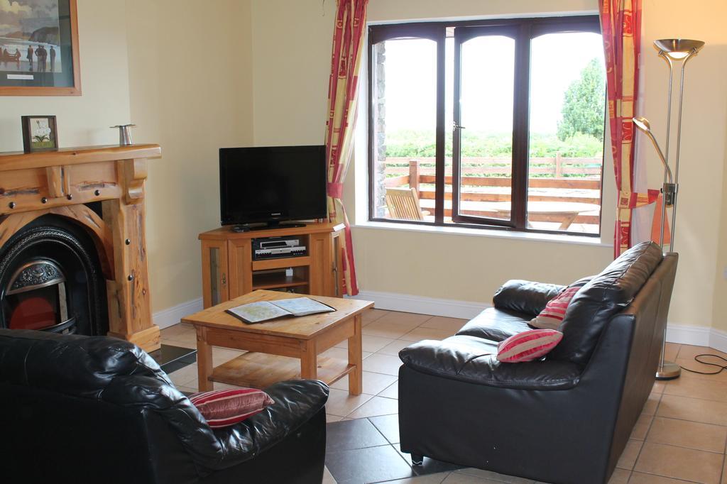 Tralee Bay Holiday Village Каслгрегори Экстерьер фото